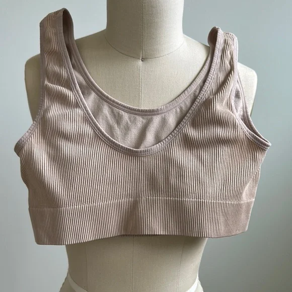 Women's GapBody Ribbed Tan sports bra - Picture 2 of 3